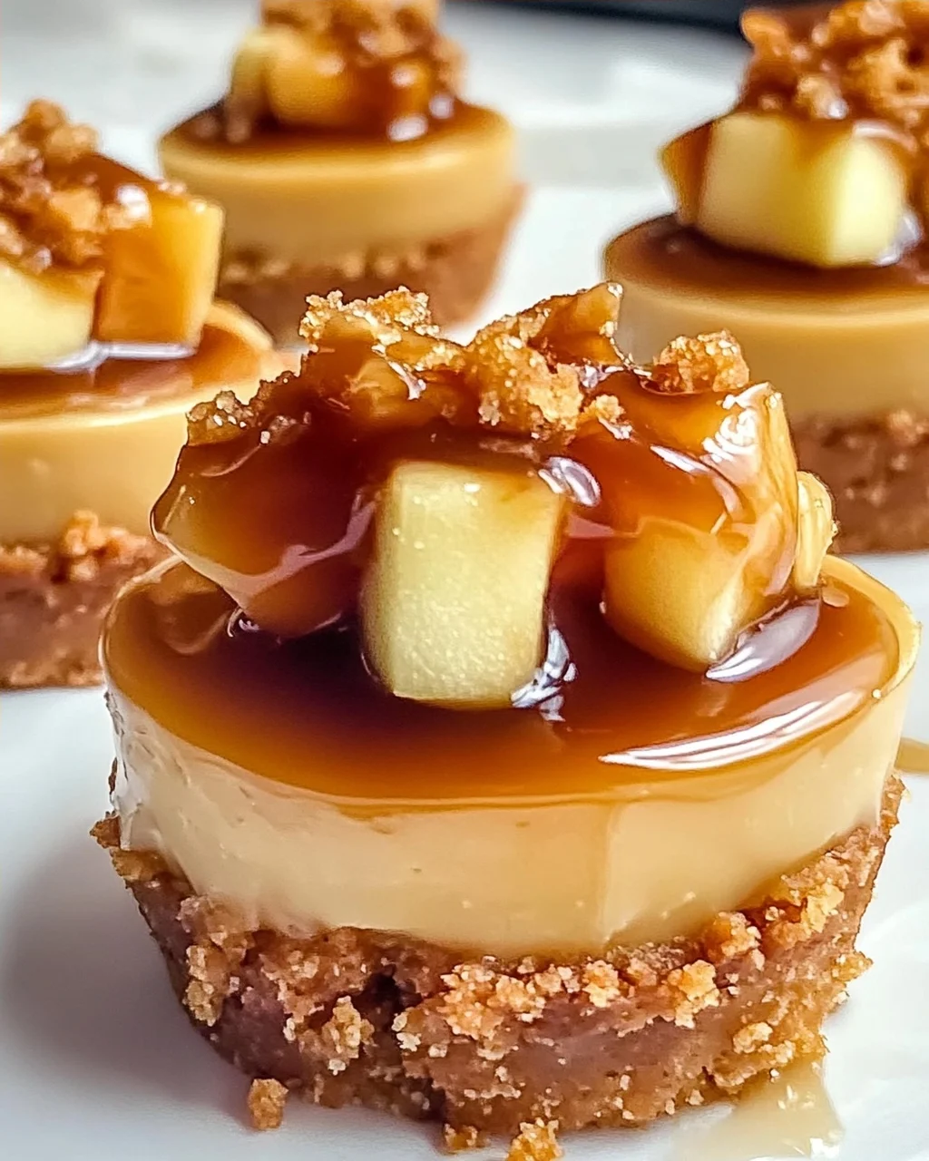 Mini Apfel-Karamell-Käsekuchen für den perfekten Herbst